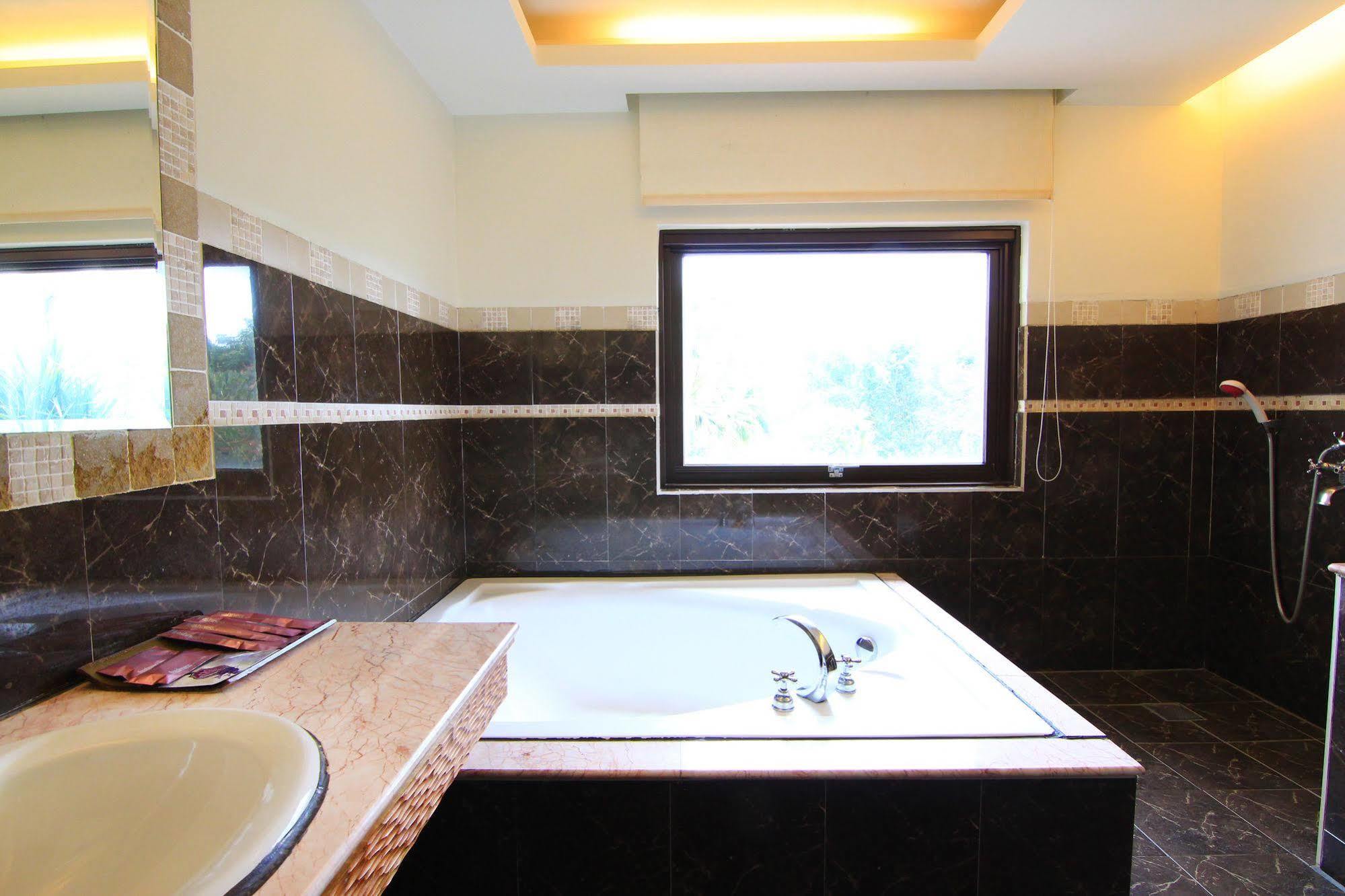 Palm Villa Guesthouse Nantou Zewnętrze zdjęcie